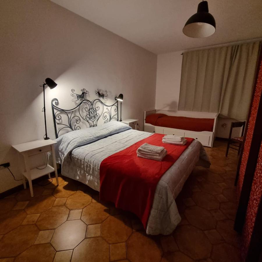 Sa Stiddiosa Guesthouse Gadoni Esterno foto