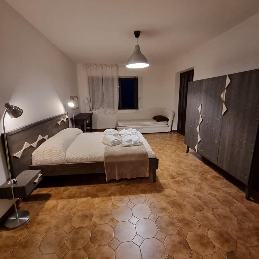 Sa Stiddiosa Guesthouse Gadoni Esterno foto